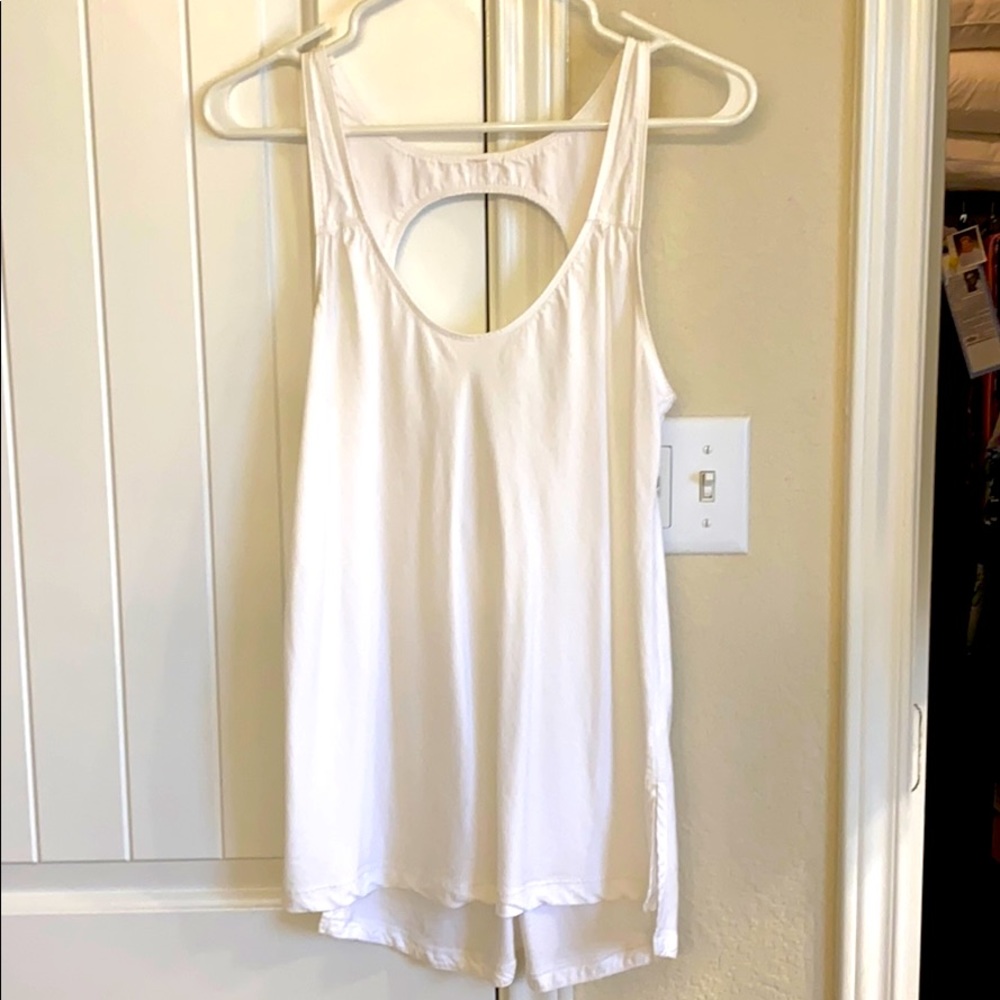Lululemon white open back tank sz 6